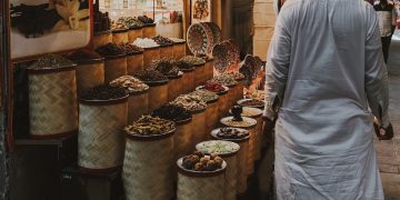 spice market, dubai souq, traditional market